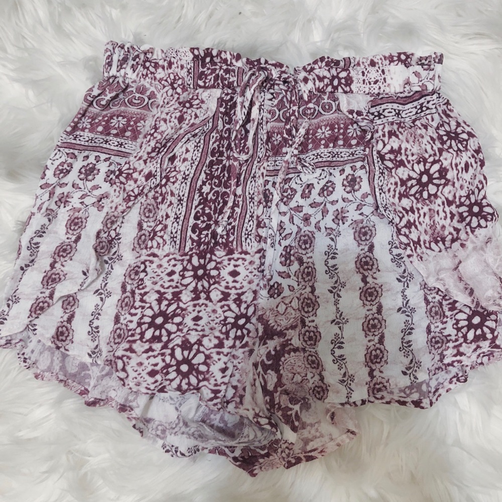 Lulus patterned shorts